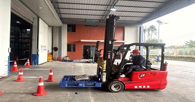 安智·细心| 叉车技能钻研，开启匠心服务